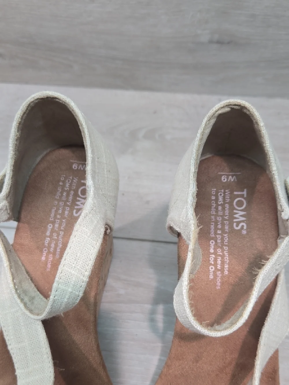 Toms Women Cork Wedge Sandals  Ankle Strap in Natural Shoes Sz 9